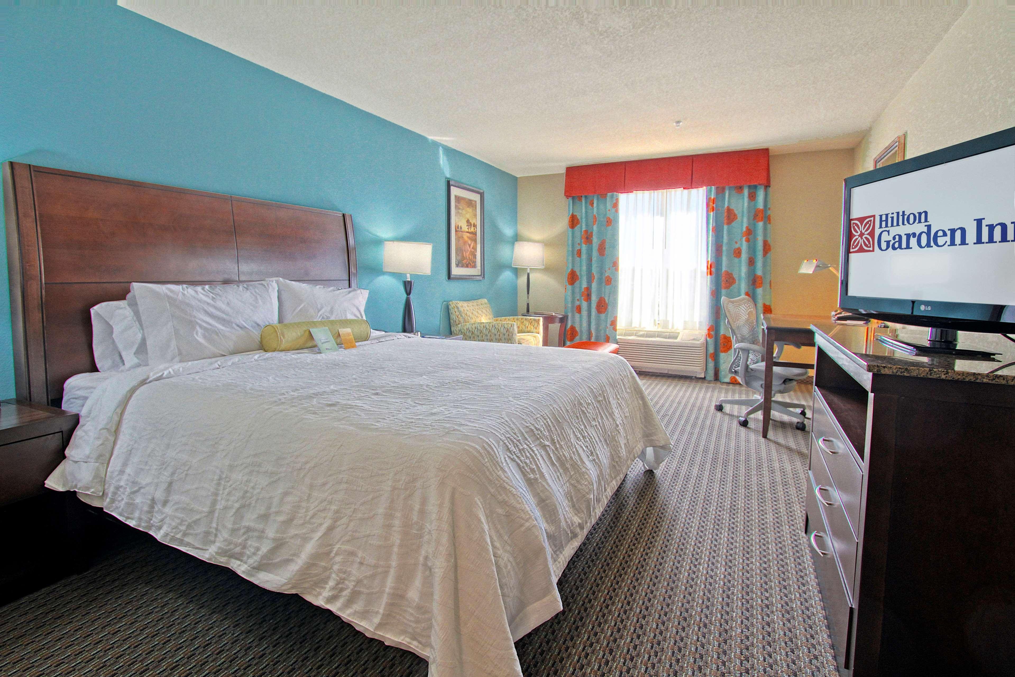Hilton Garden Inn Midtown Tulsa Exterior photo