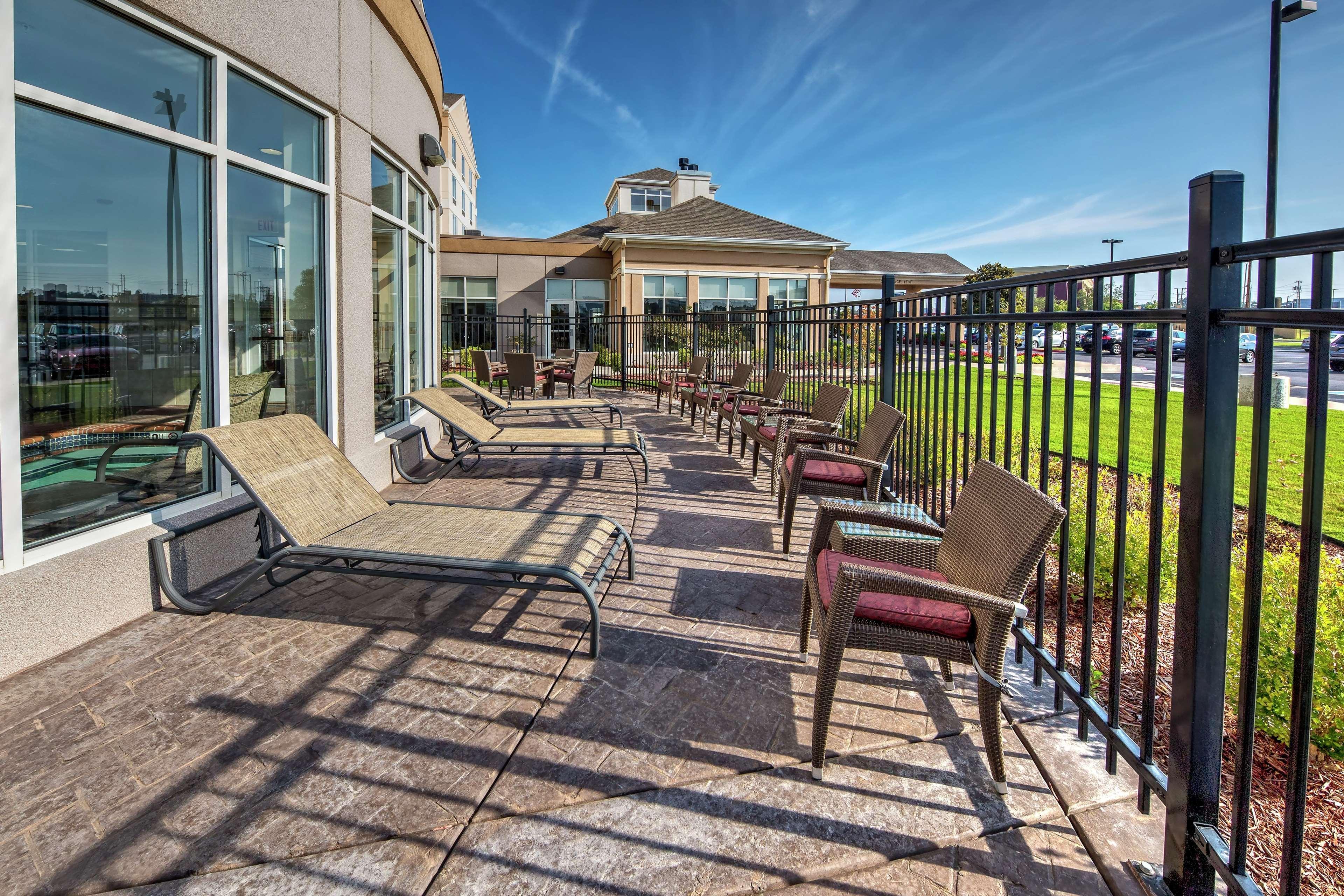Hilton Garden Inn Midtown Tulsa Exterior photo