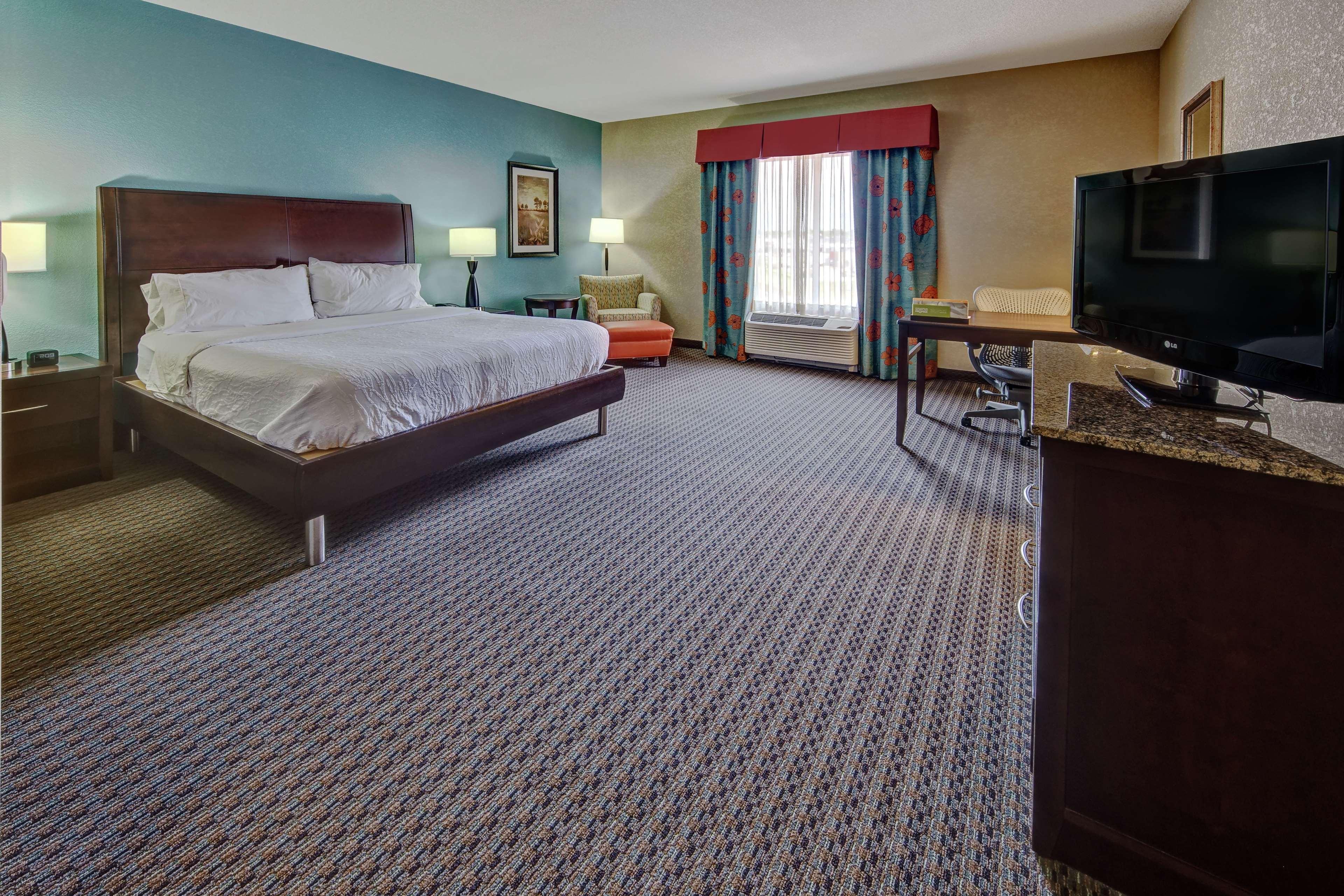 Hilton Garden Inn Midtown Tulsa Exterior photo