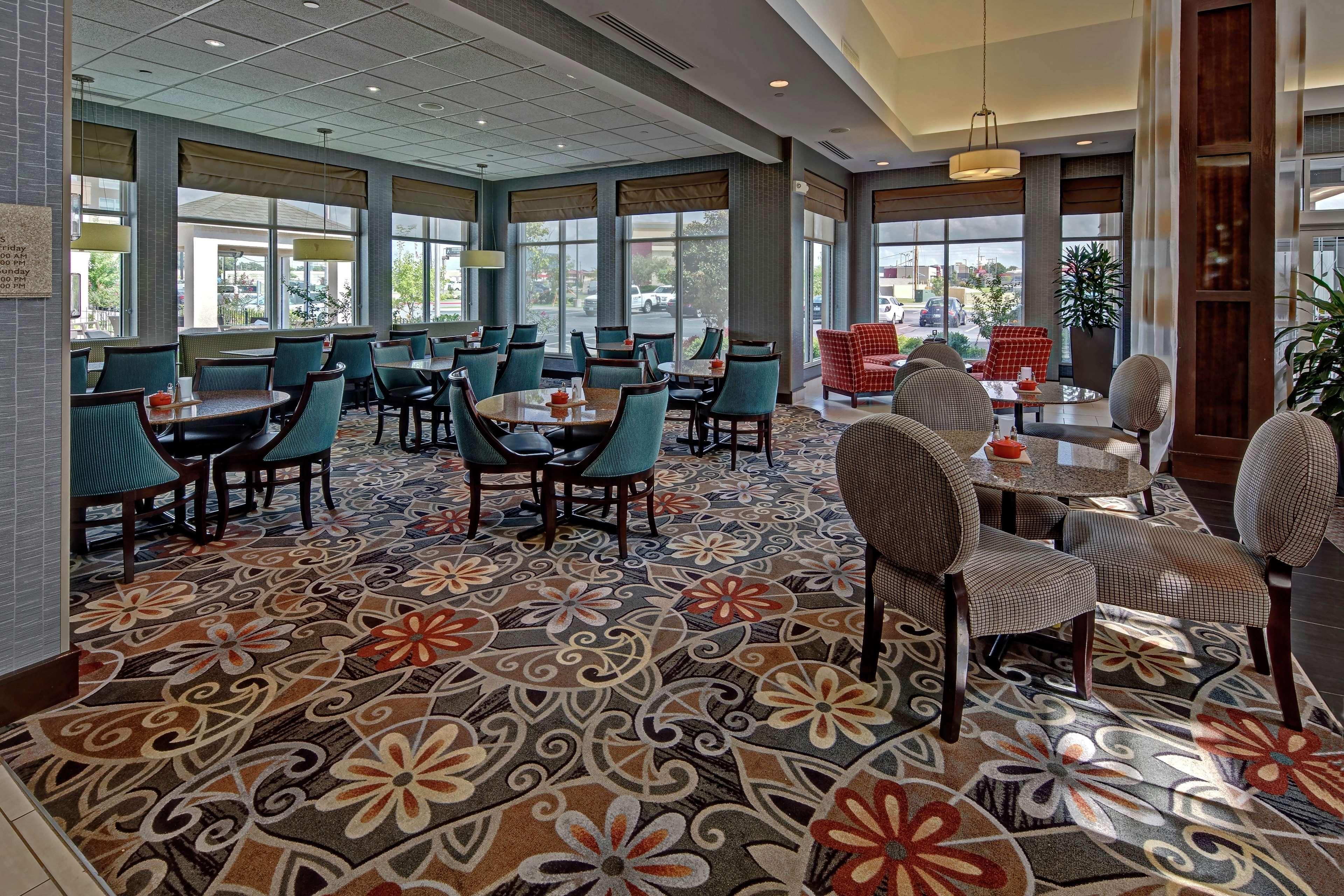Hilton Garden Inn Midtown Tulsa Exterior photo