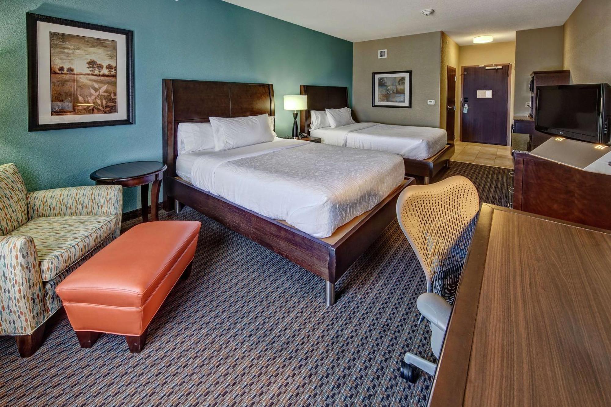 Hilton Garden Inn Midtown Tulsa Exterior photo