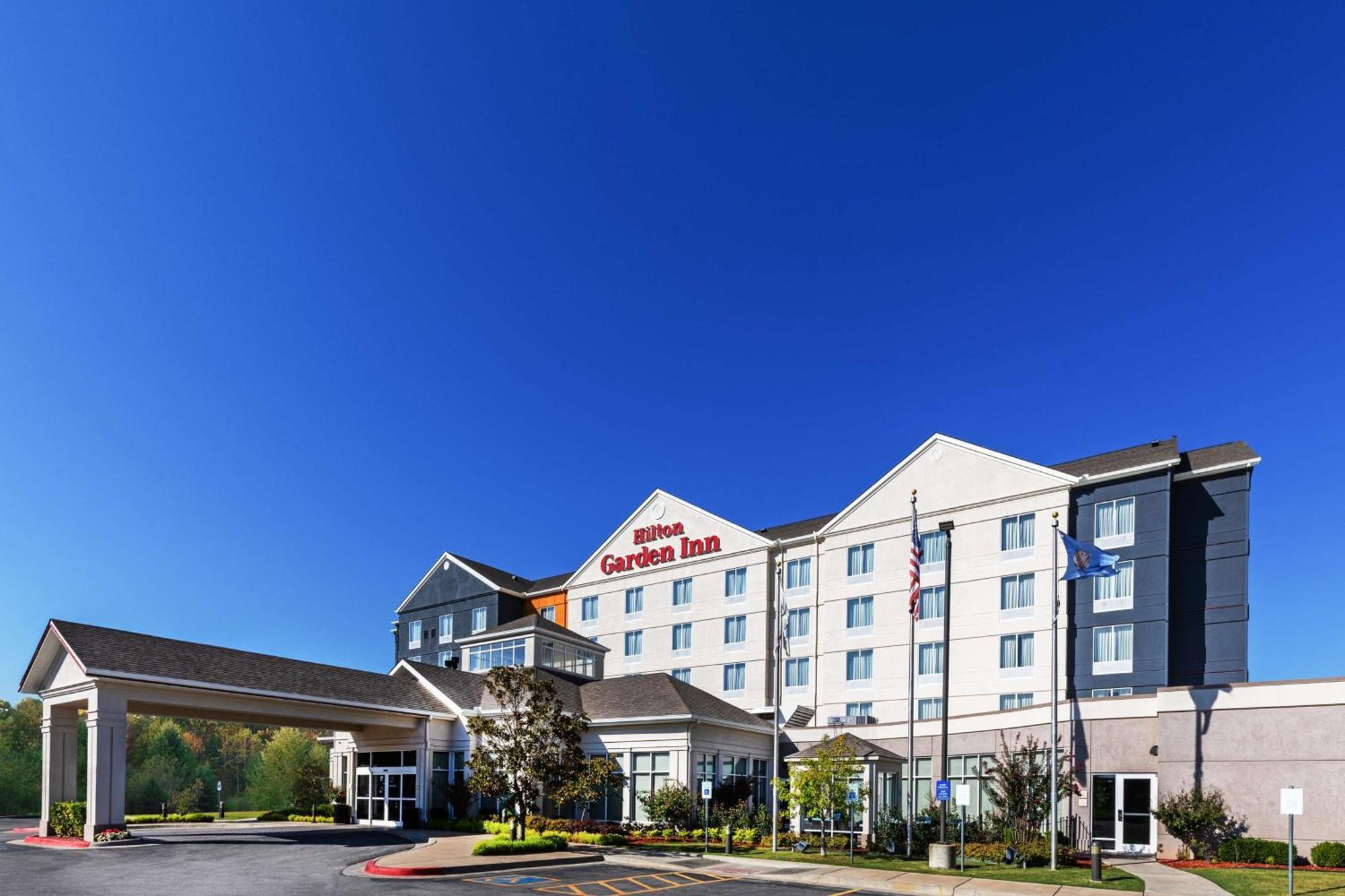 Hilton Garden Inn Midtown Tulsa Exterior photo