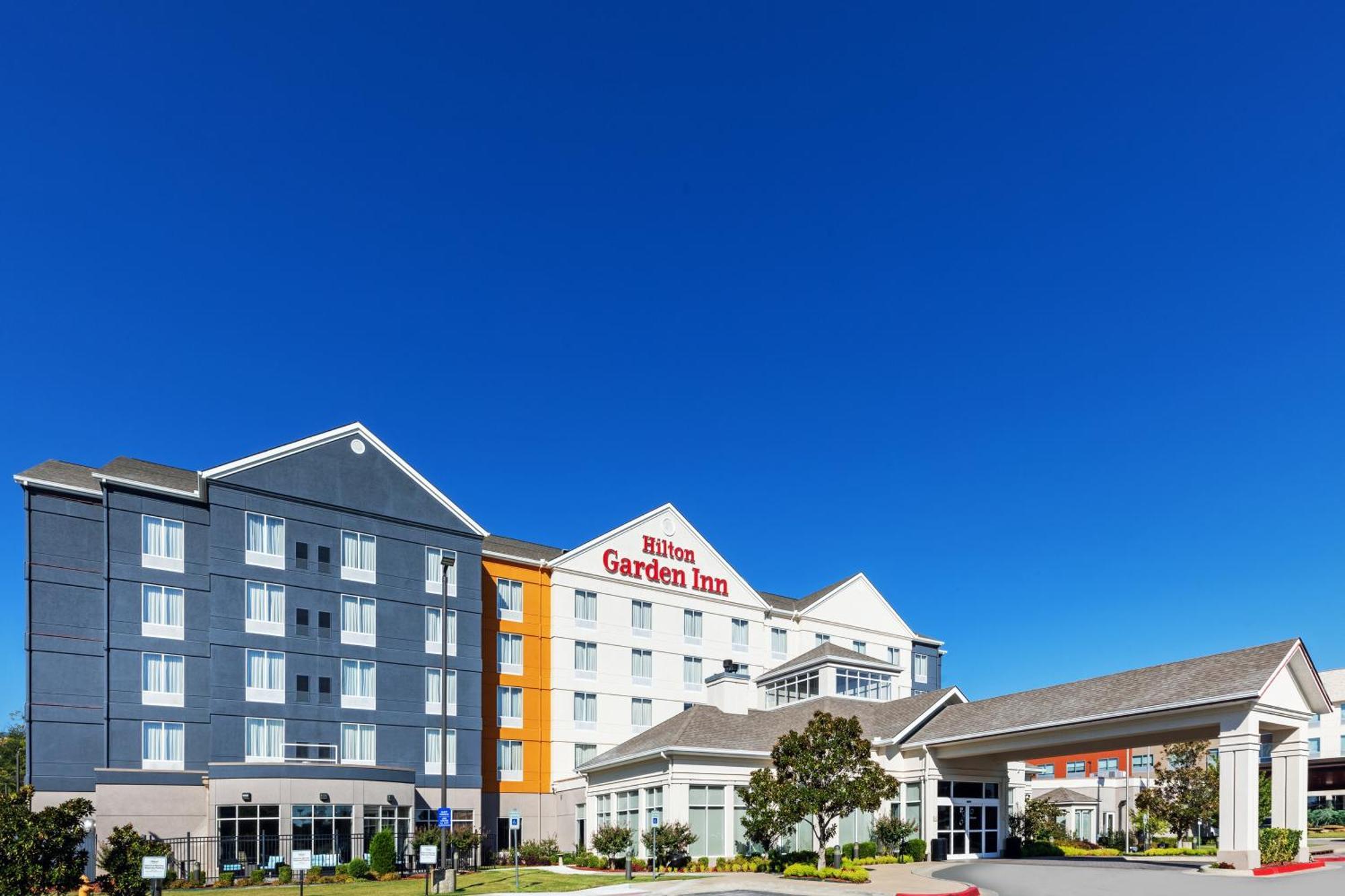 Hilton Garden Inn Midtown Tulsa Exterior photo