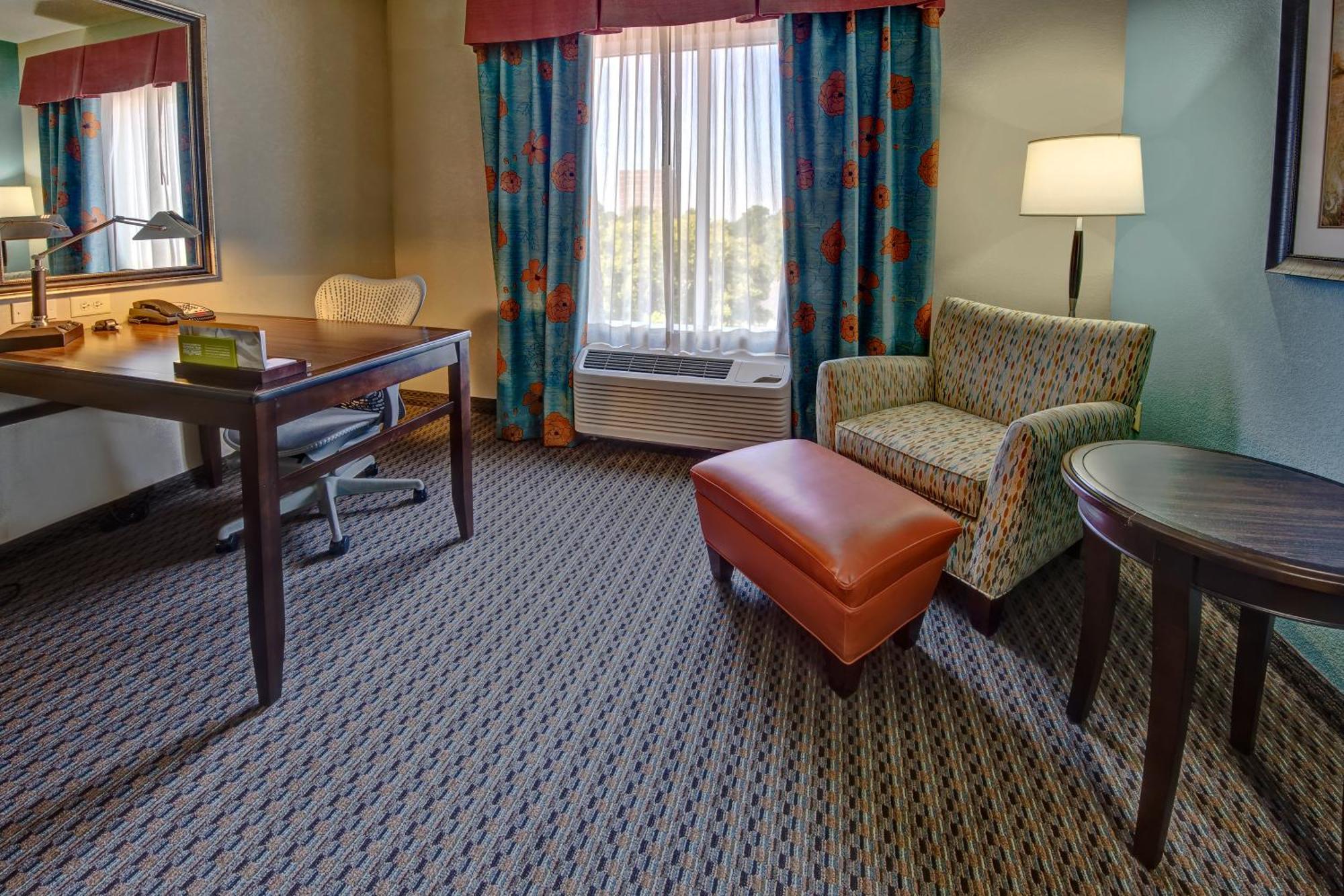 Hilton Garden Inn Midtown Tulsa Exterior photo